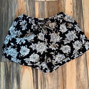 Brandy Melville flowy shorts